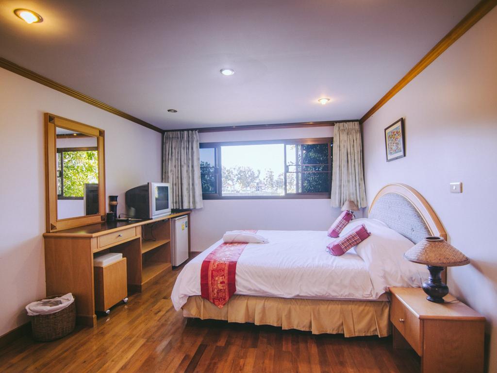 Tanita Lagoon Resort Udon Thani Zimmer foto