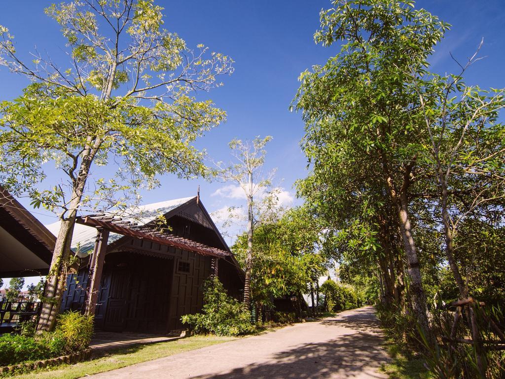 Tanita Lagoon Resort Udon Thani Zimmer foto
