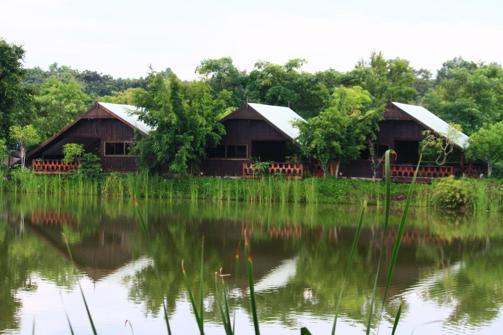Tanita Lagoon Resort Udon Thani Zimmer foto