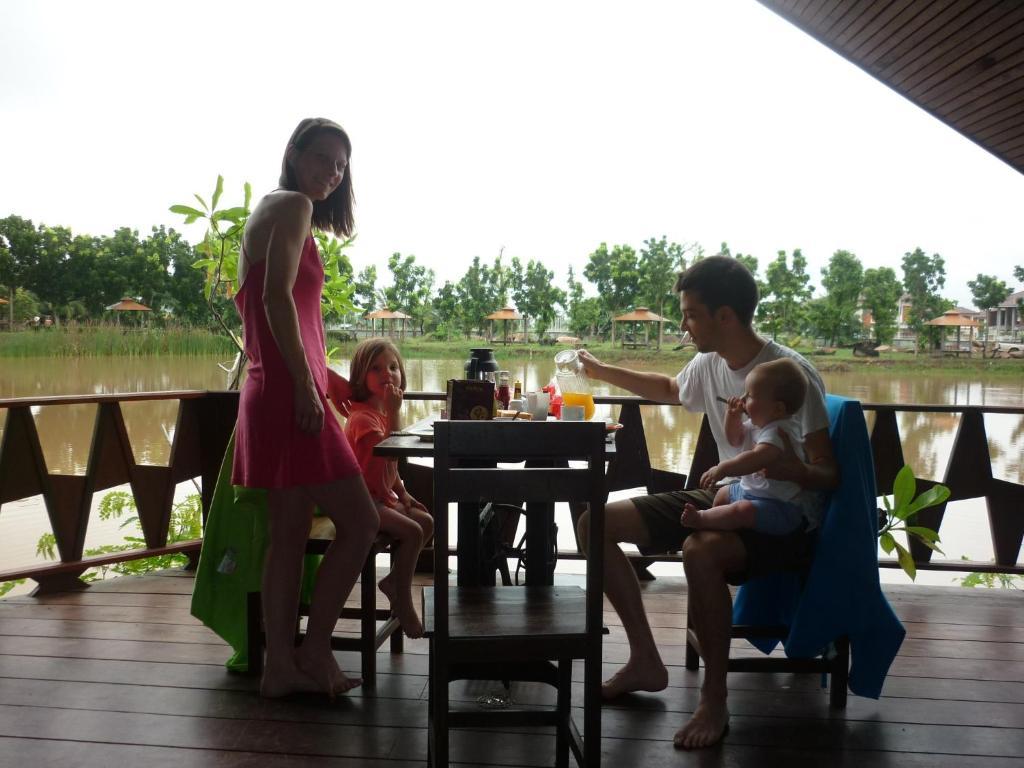 Tanita Lagoon Resort Udon Thani Zimmer foto